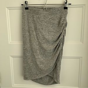 ✨2 for 20$✨Wilfred Free fitted skirt